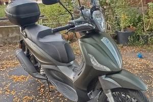 scooter Beverly 300 anno 2019