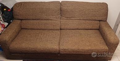 DIVANO MARCA POLTRONE E SOFA