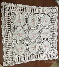 Tovaglia / centrino vintage uncinetto con ricamo