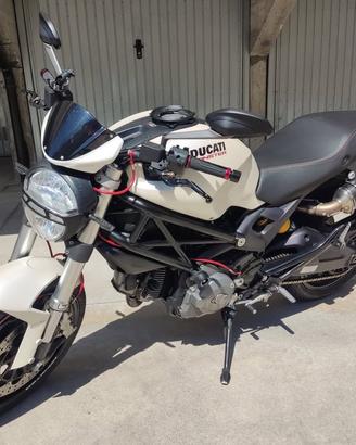 Ducati Monster 696+ - 2010