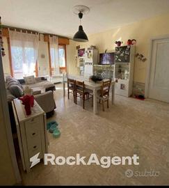 BORGO VAL DI TARO (PR) - TRILOCALE CON BALCONE E G