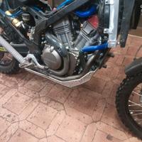 Serbatoio e paramotore per XRV 750 Africa Twin