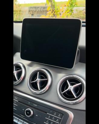 Mercedes navigatore.   CLA