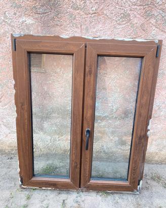 finestra in PVC e persiana in alluminio