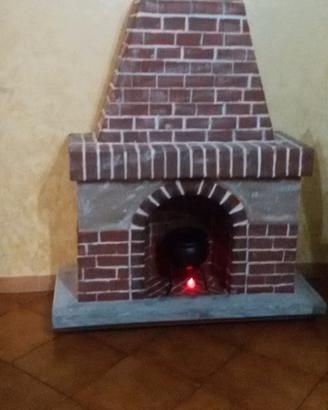 Camino finto in cartone
