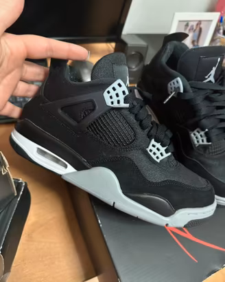 Jordan 4 SE black canvas