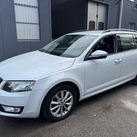 Skoda Octavia 1.6 TDI CR 105 CV DSG Elegance*EURO5