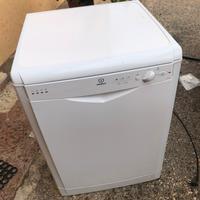 Lavastoviglie indesit