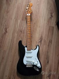 Chitarra Elettrica Squier Stratocaster + Amplifica