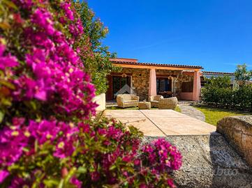 VILLA A SCHIERA A LOIRI PORTO SAN PAOLO