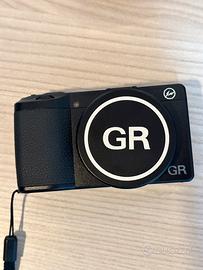 Macchinina fotografica Ricoh GRiii (GR3)