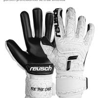 Guanti e pantaloni da portiere