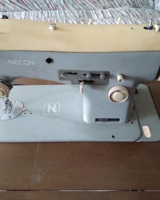 Macchina cucire a motore Necchi