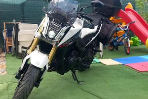 Moto naked full optional