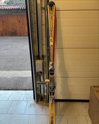 Sci da discesa uomo  marca Dynastar