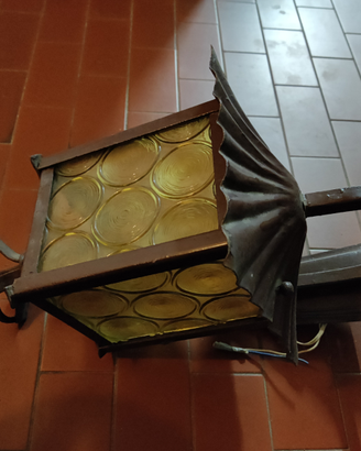 Lampada da esterno in ferro battuto