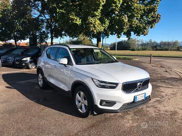 Volvo XC40 D3 AWD Geartronic Momentum