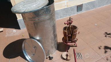sebatoio in acciaio inox per vino e torchio