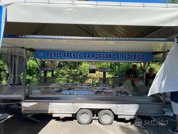 Rimorchio/carrello uso banco vendita