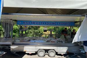 Rimorchio/carrello uso banco vendita