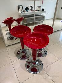Sgabello rosso elegante (solo uno disponibile)