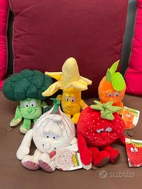 Vitamini Peluches – Goodness Gang NUOVI 🍓🍌🥕🥦🧄