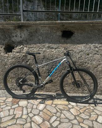 Giant Fanthom 29 2  2020