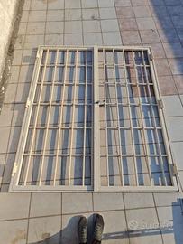 Inferriata di sicurezza in ferro - Grata a 2 ante