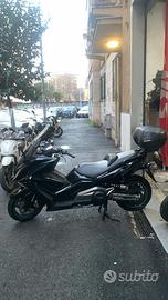 Kymco ak 550 prezzo bomba