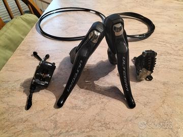 Freni anteriori e posteriori Ultegra bici da corsa