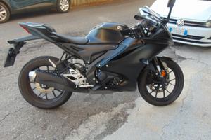 Yamaha YZF R125 nera anno 2024 km 8.400 Euro 5