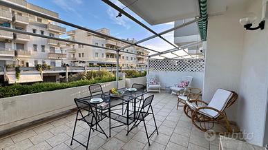 Bilocale climatizzato con spazioso terrazzo