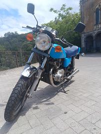 Suzuki GS 425