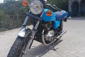 Suzuki GS 425