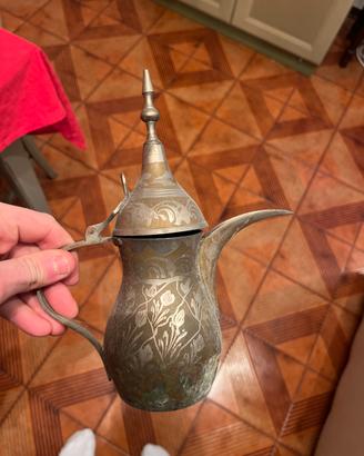 Teiera / Caffettiera araba in ottone inciso