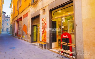 Negozio a Bologna Via dell'Indipendenza 2 locali