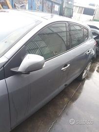 Porta anteriore sx Renault megane III anno 2009