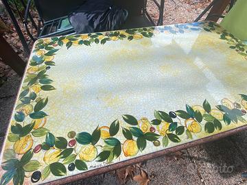 Tavolo in pietra lavica