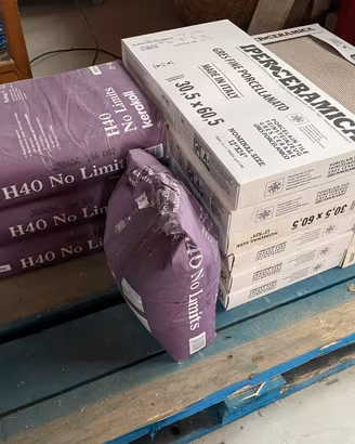 piastrelle iperceramica e colla