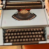 MACCHINA PER SCRIEVRE OLIVETTI CELESTE