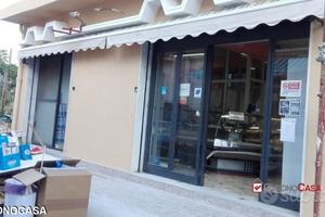 Zona Pace, locale + deposito con ingresso autonomo