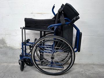 Sedia a rotelle pieghevole tav