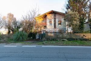 CASA INDIPENDENTE CON GIARDINO