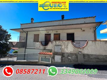 Casa singola con giardino