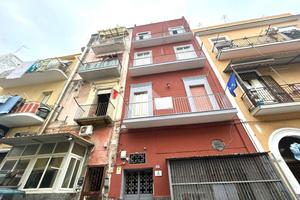 3 LOCALI A TORRE DEL GRECO