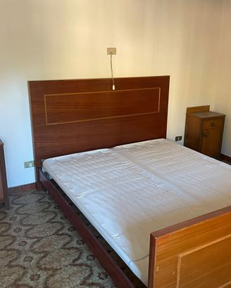letto matrimoniale 160*190 e 2 comodini