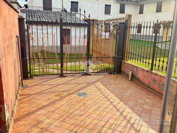 CASA SEMINDIPENDENTE A PREDOSA