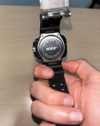 Orologio sportivo stile rugged tipo Casio/Nike