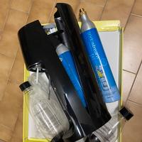 Sodastream con 2 bottiglie e 2 bombole