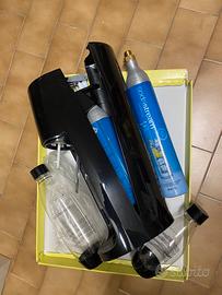 Sodastream con 2 bottiglie e 2 bombole